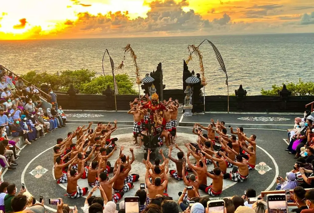 Uluwatu Temple Sunset Tour and Kecak Dance